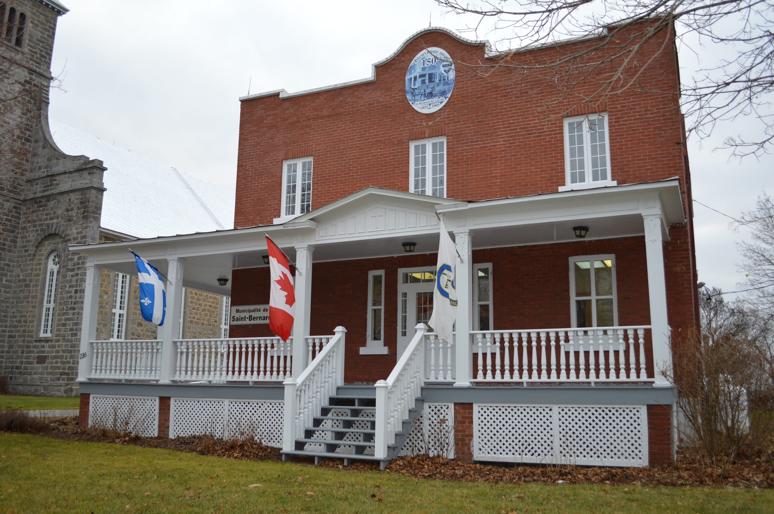 Sceptique face aux mesures sanitaires imposées des élus de SaintBernarddeLacolle réclament